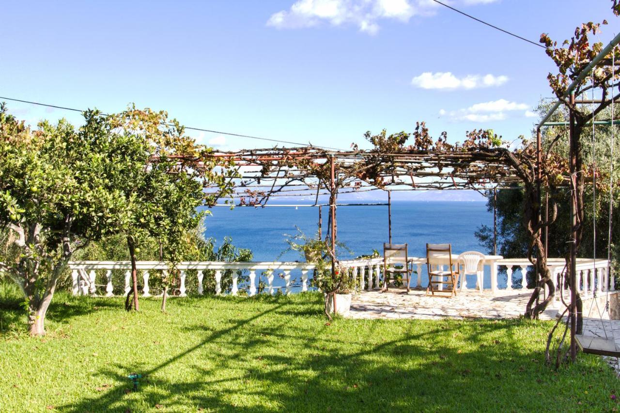 Sea View Estate Helios Villa Perama  Bagian luar foto